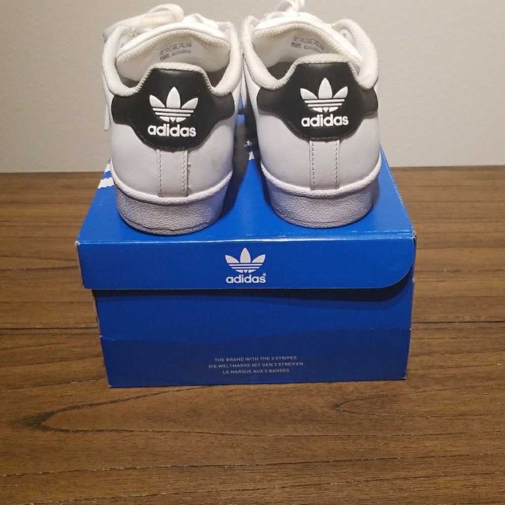 Shoes - Picture 1 of 4